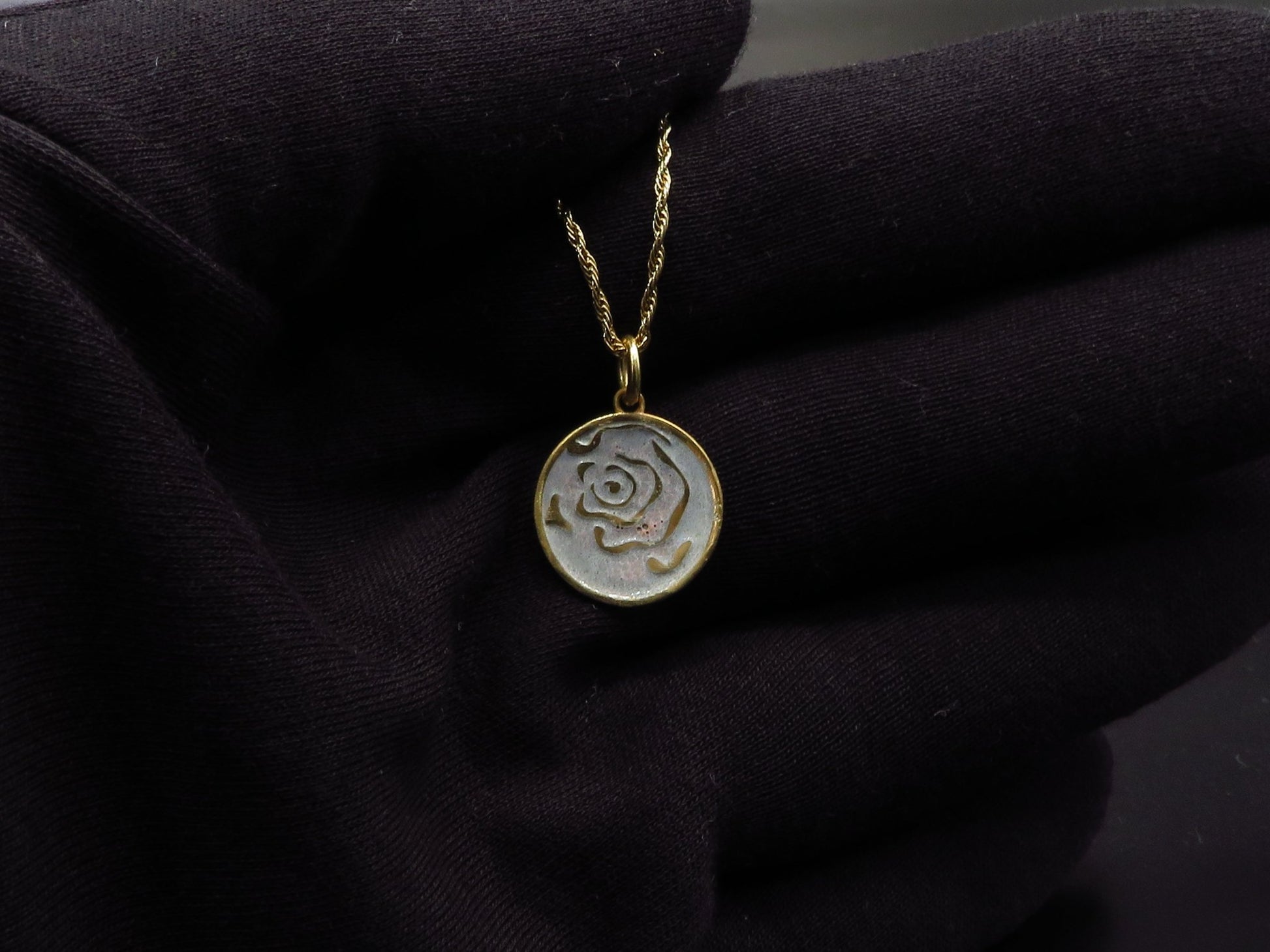 Abstract Rose pendant - Gold Vermeil - Hyperbolic studio