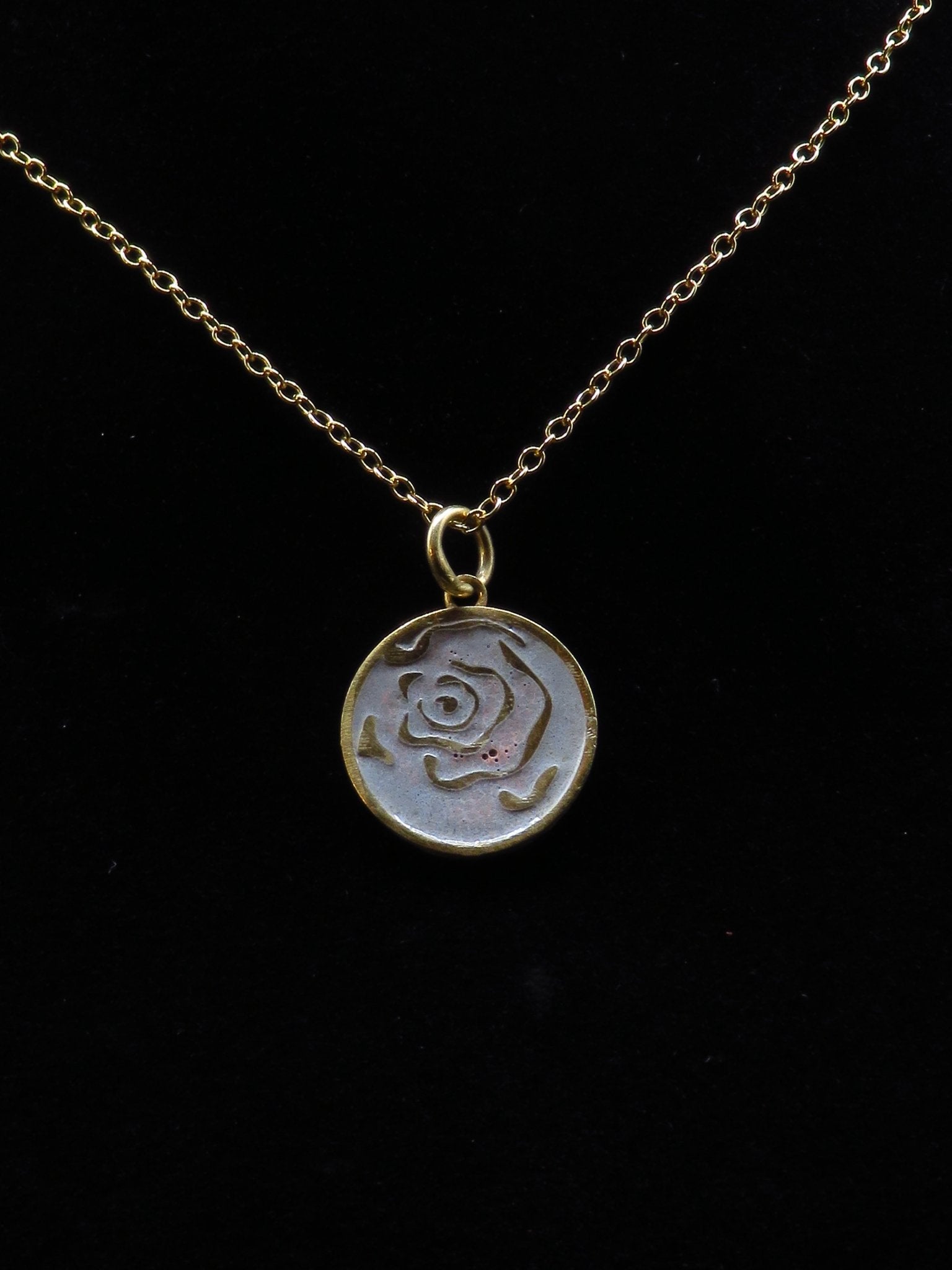 Abstract Rose pendant - Gold Vermeil - Hyperbolic studio