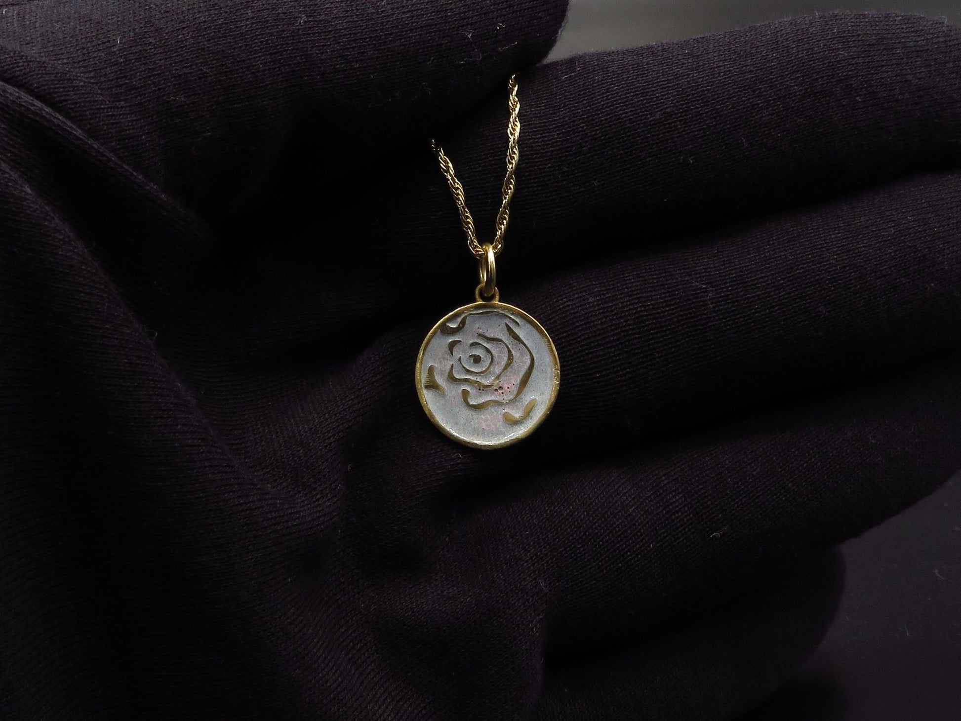 Abstract Rose pendant - Gold Vermeil - Hyperbolic studio