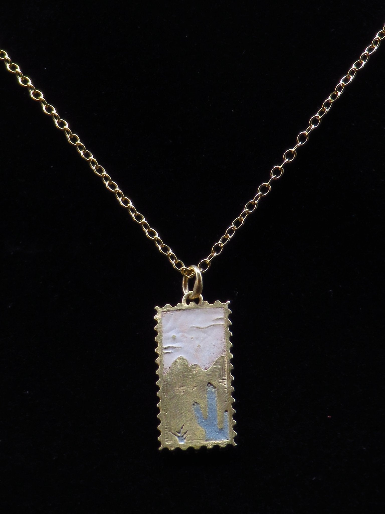 Desert Stamp pendant - A Charming Fusion of Nature and Elegance - Hyperbolic studio