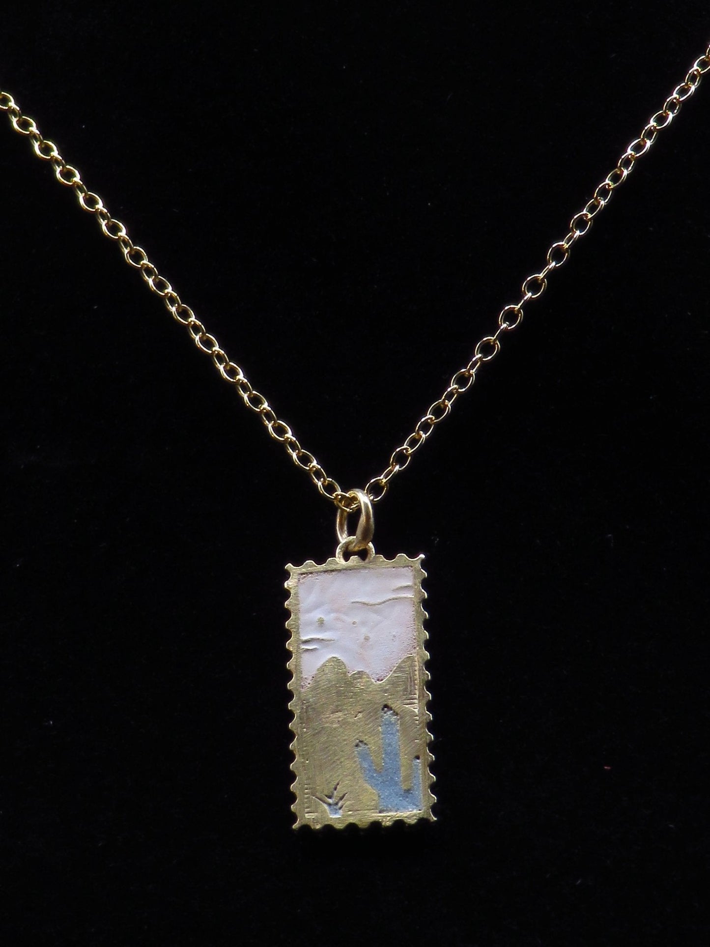 Desert Stamp pendant - A Charming Fusion of Nature and Elegance - Hyperbolic studio