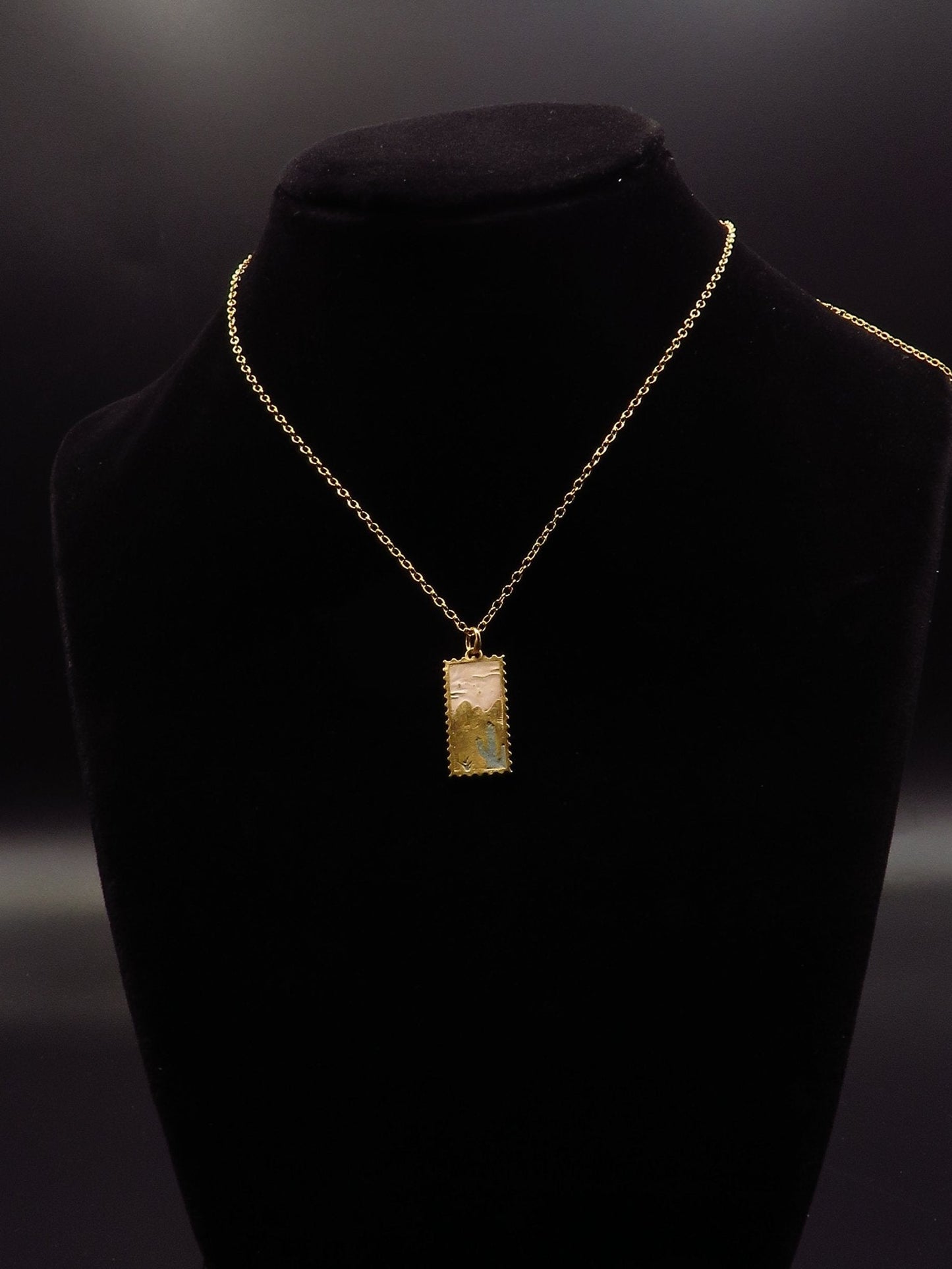 Desert Stamp pendant - A Charming Fusion of Nature and Elegance - Hyperbolic studio