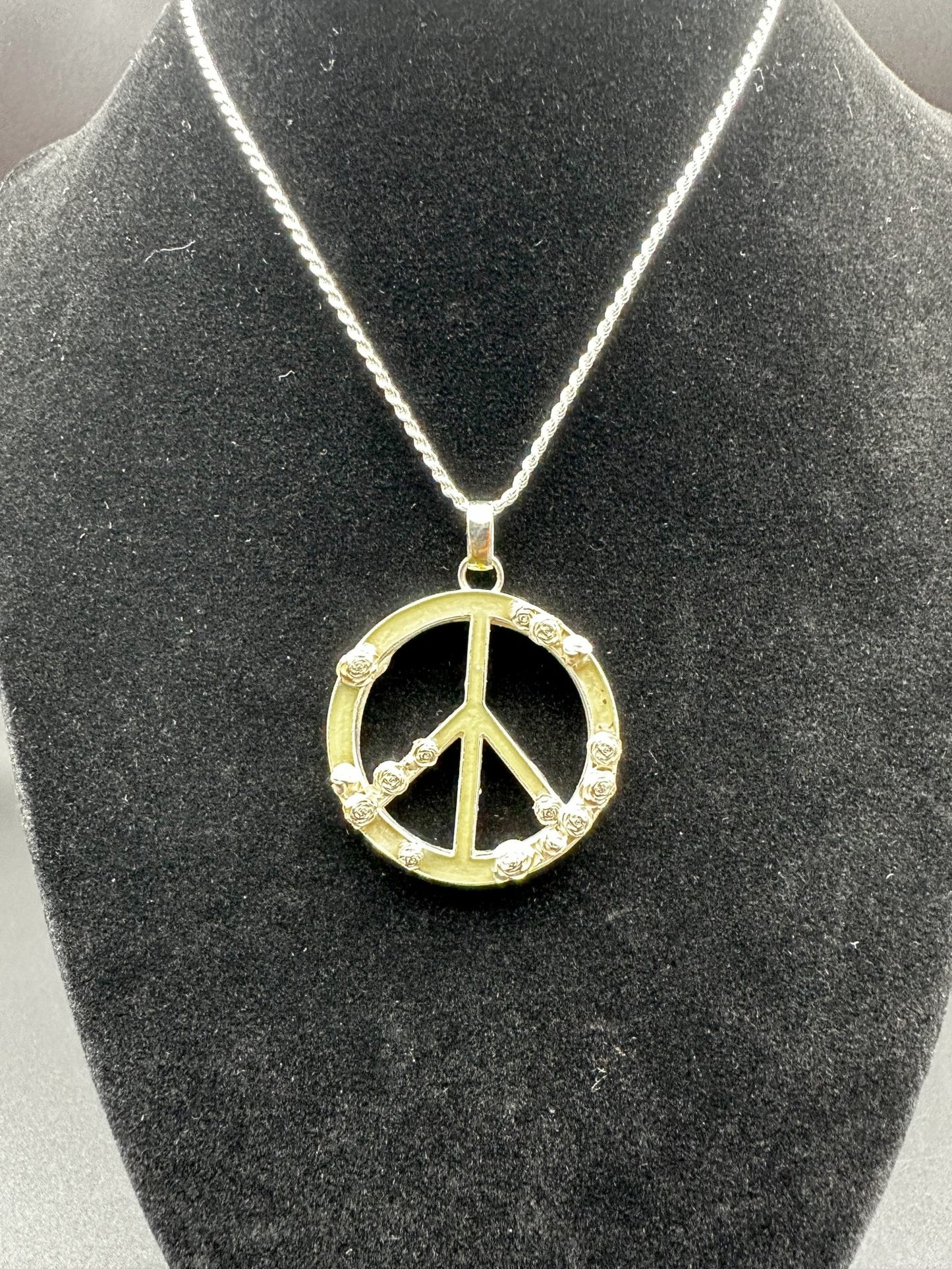 Peace rose pendant - Hyperbolic studio