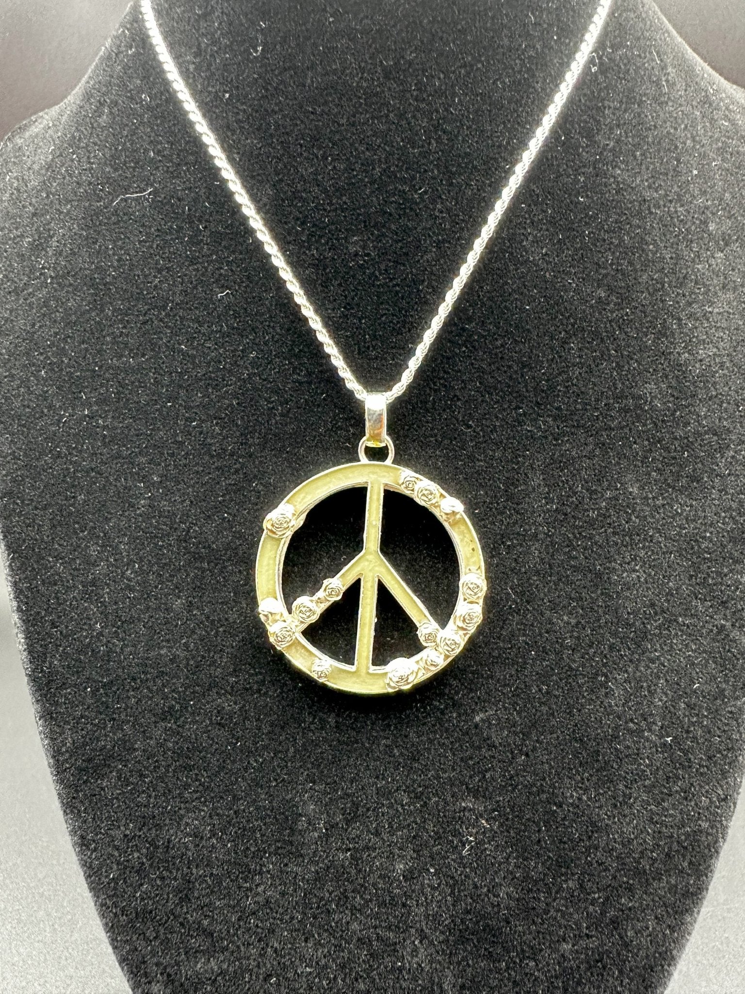 Peace rose pendant - Hyperbolic studio