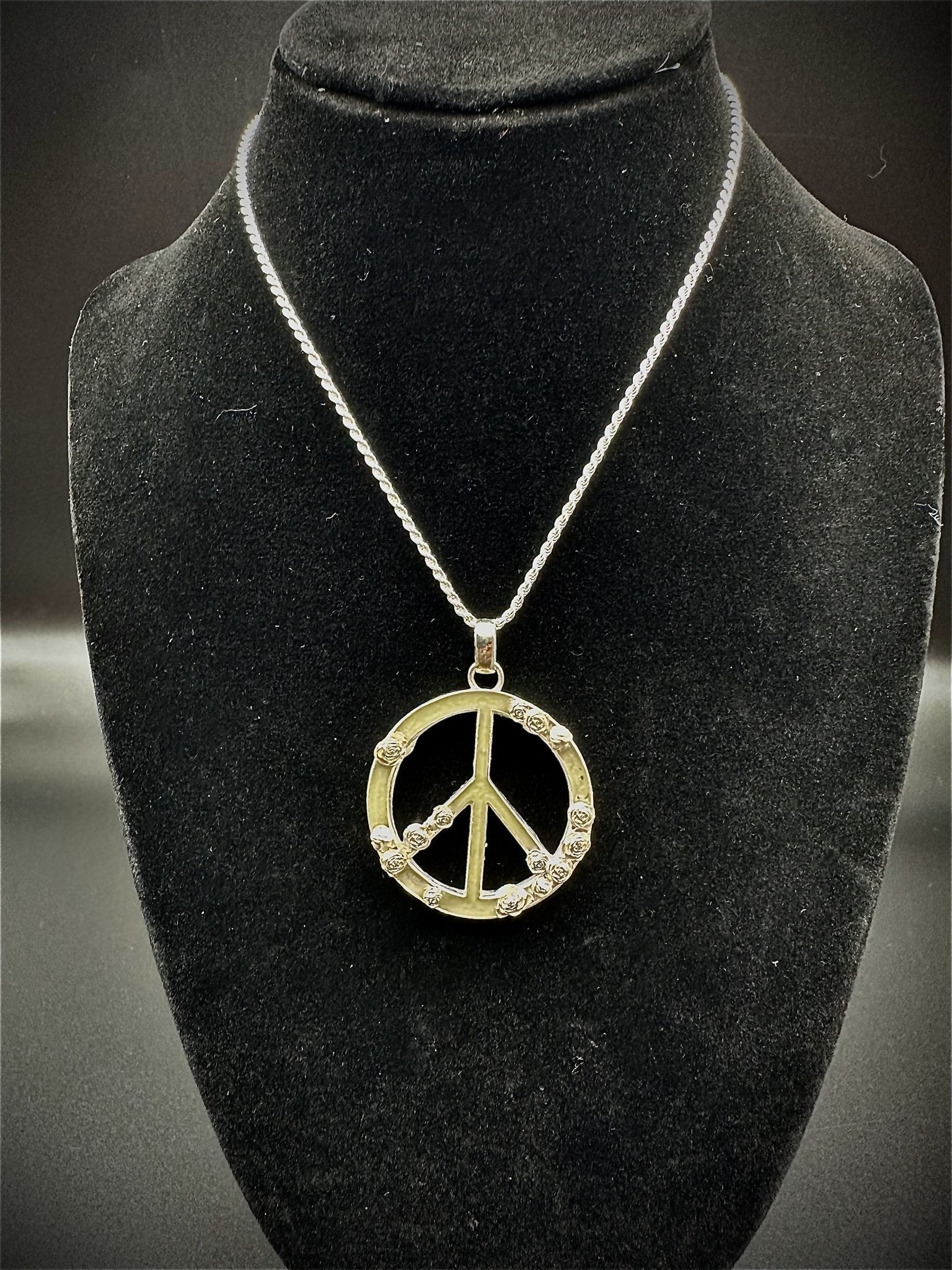 Peace rose pendant - Hyperbolic studio