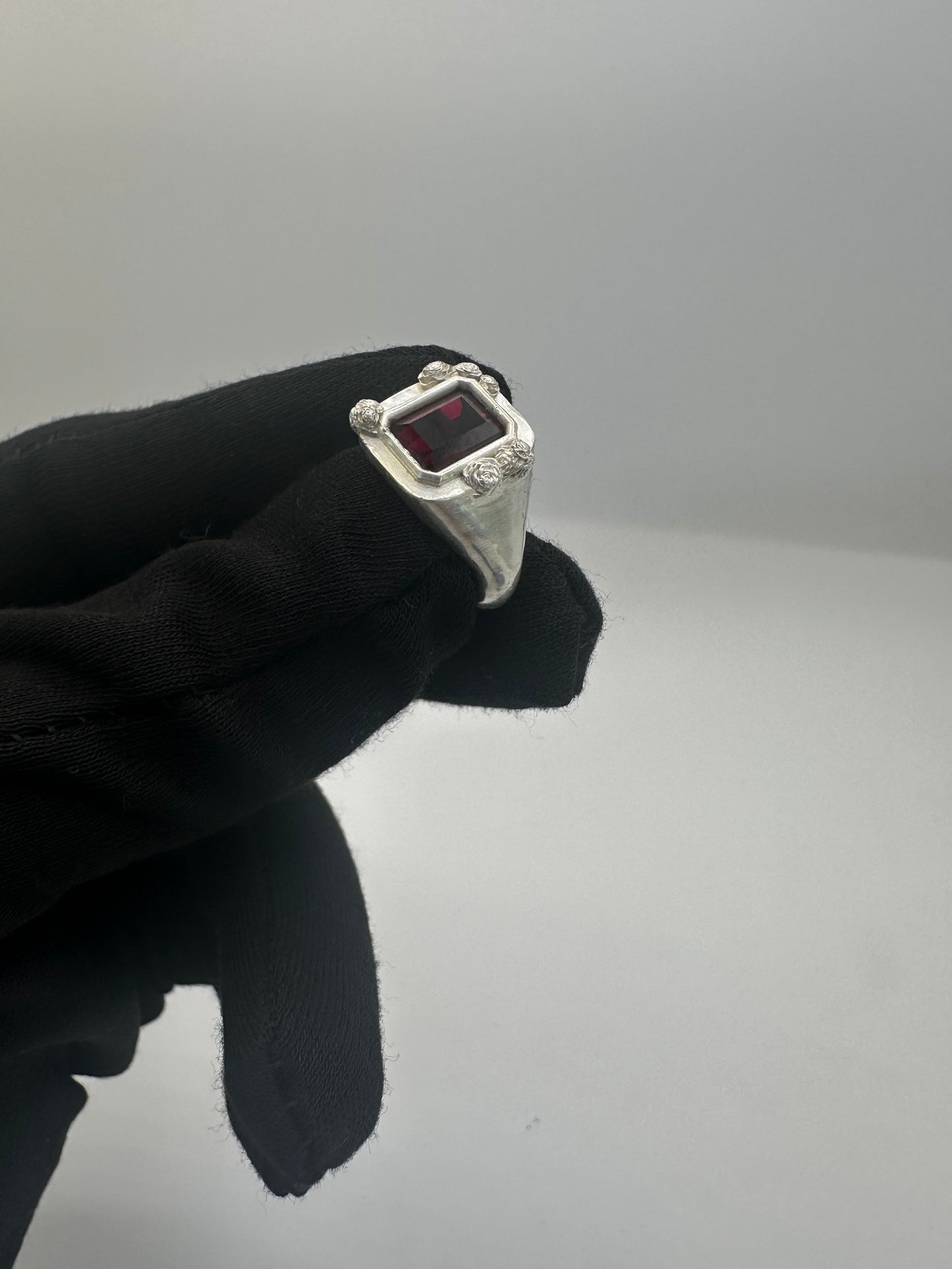 Rose Ruby Signet ring - Statement jewelry