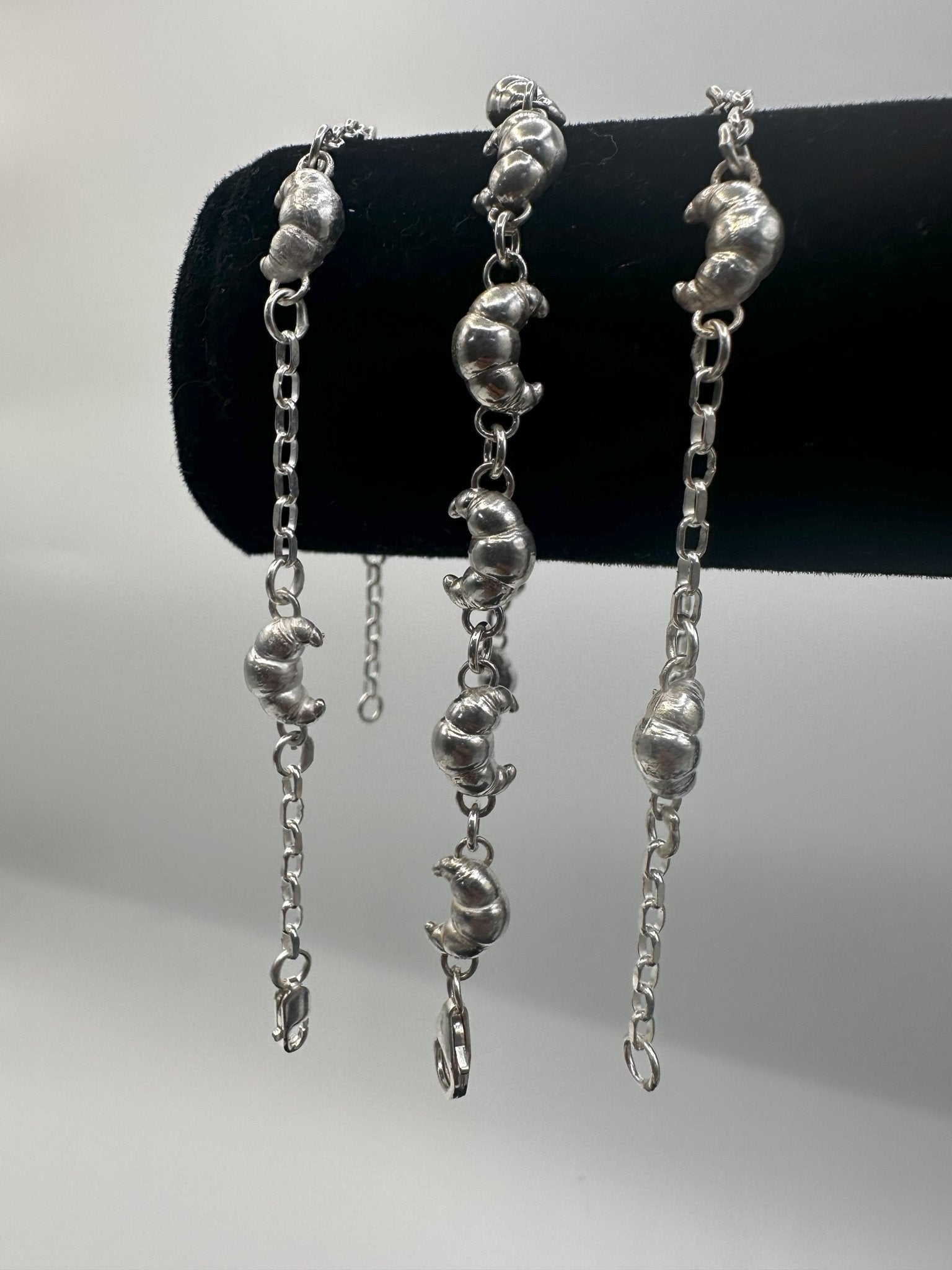 Croissant Bracelet - Culinary Charm bracelet - A Delightful Accessory! - Hyperbolic studio