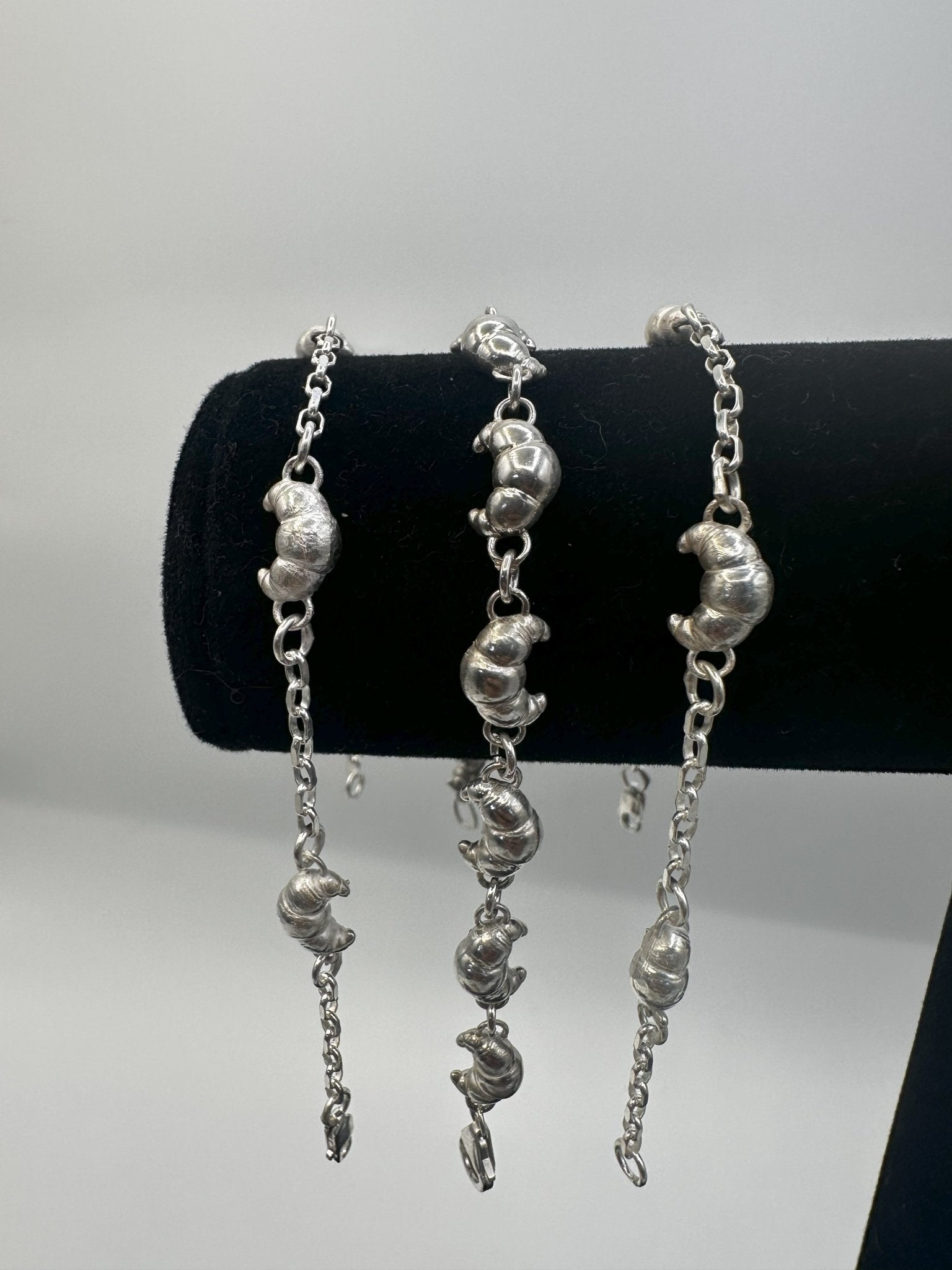 Croissant Bracelet - Culinary Charm bracelet - A Delightful Accessory! - Hyperbolic studio