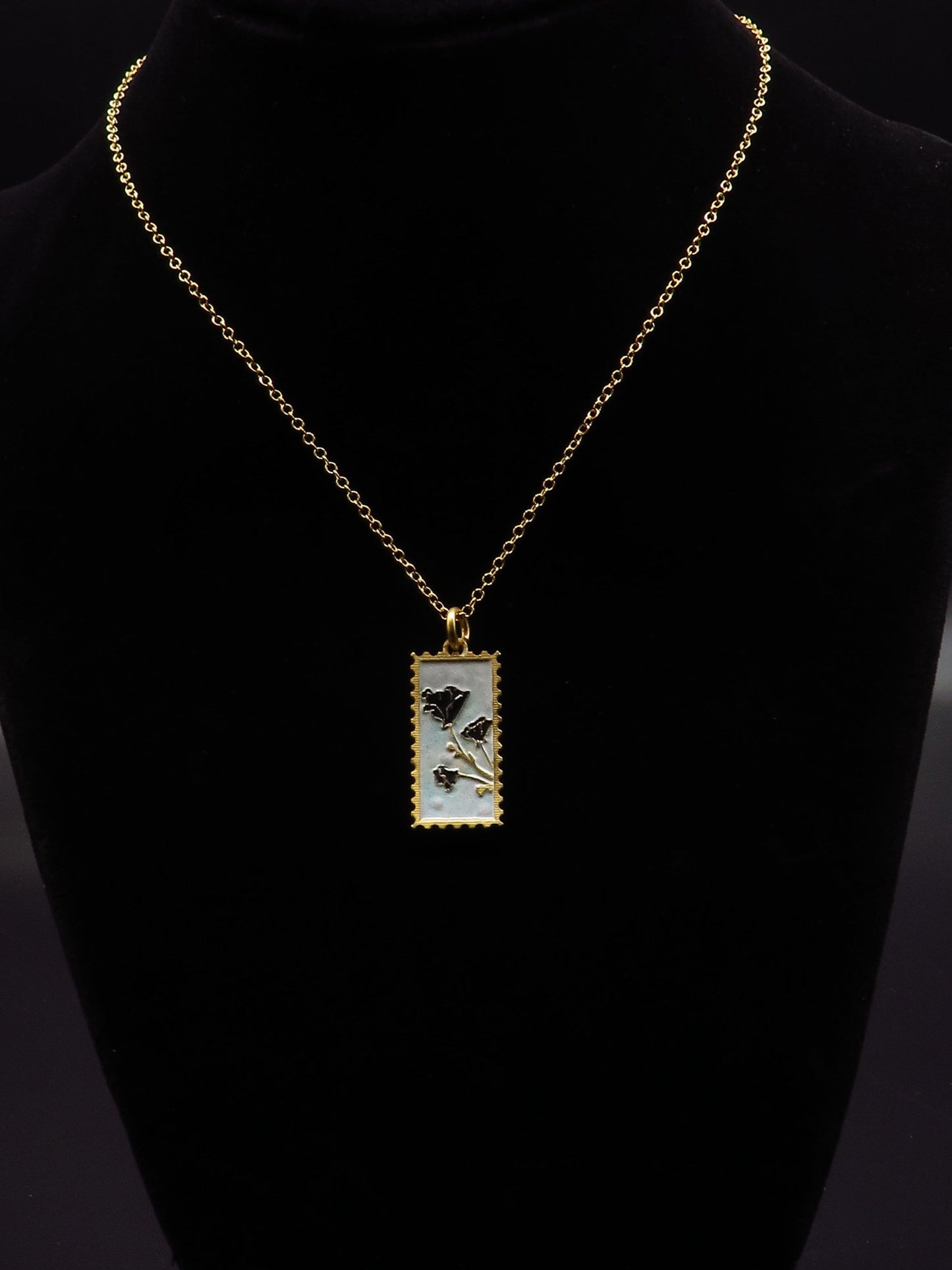 Poppy Stamp pendant - Gold Vermeil - Hyperbolic studio