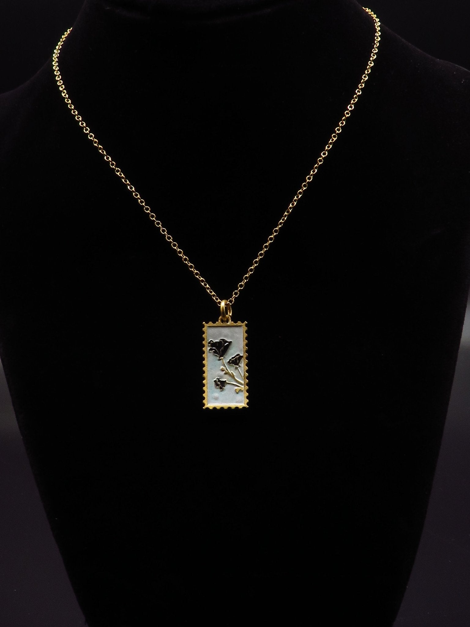 Poppy Stamp pendant - Gold Vermeil - Hyperbolic studio