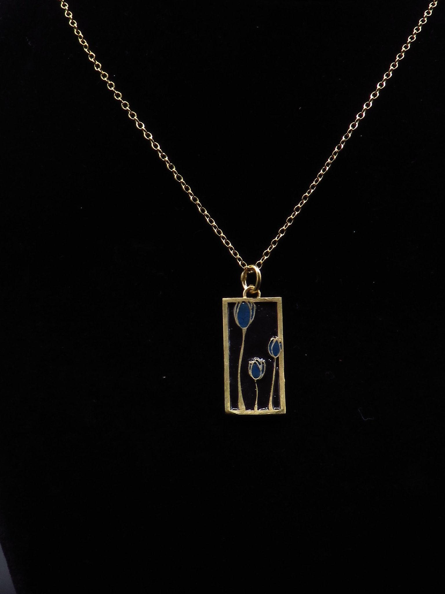 Tulip pendant - A Touch of Charming Elegance - Gold Vermeil - Hyperbolic studio