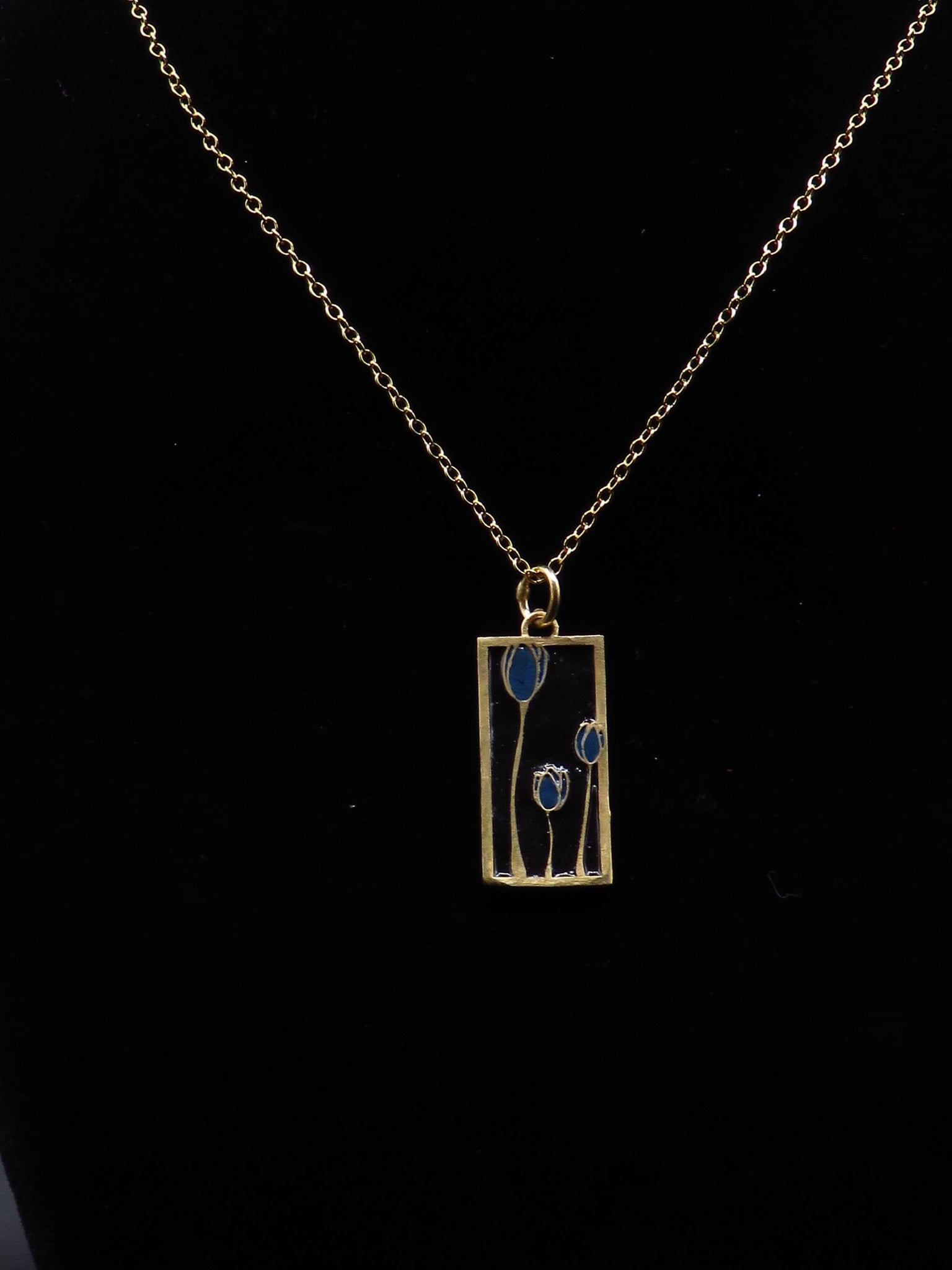 Tulip pendant - A Touch of Charming Elegance - Gold Vermeil - Hyperbolic studio